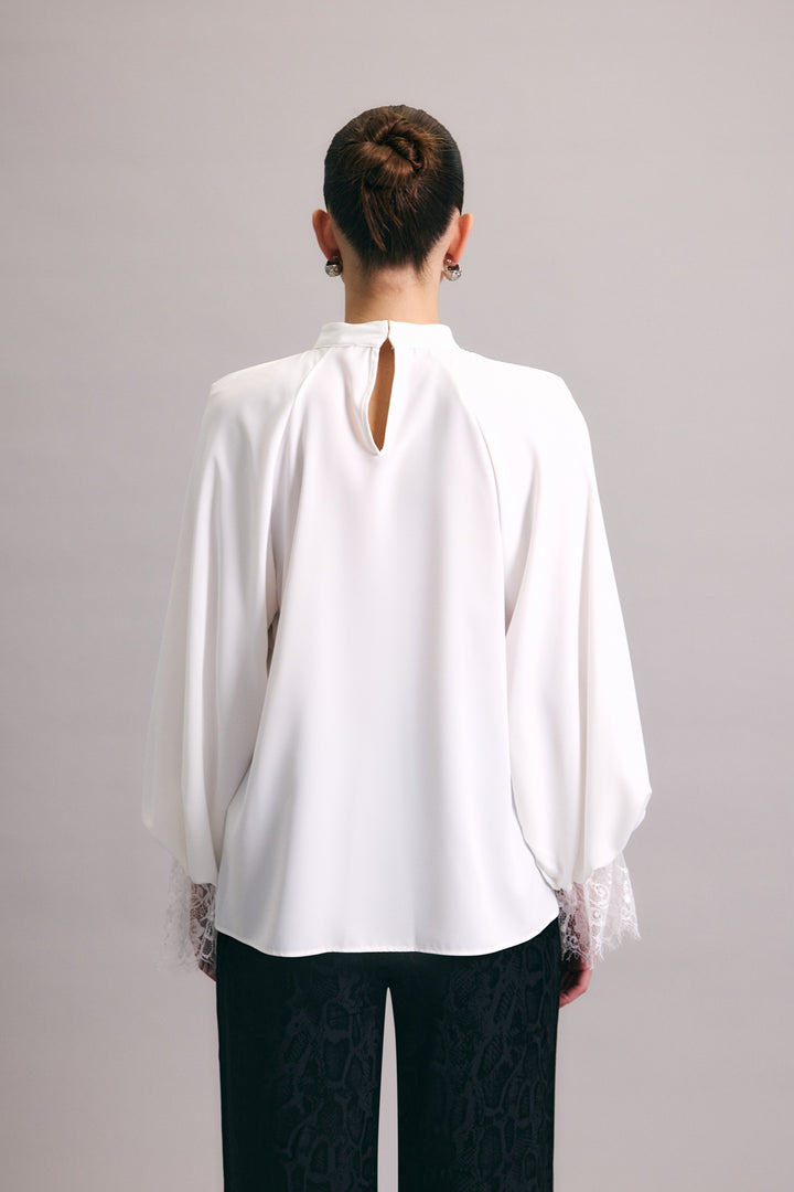 Sateen Blouse à Manches Longues avec Détails en Dentelle - Écru