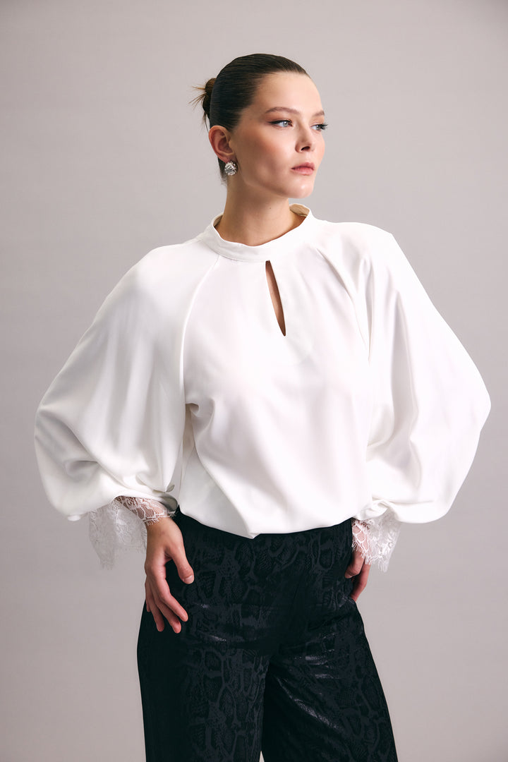 Sateen Blouse à Manches Longues avec Détails en Dentelle - Écru