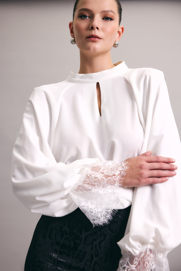 Sateen Blouse à Manches Longues avec Détails en Dentelle - Écru