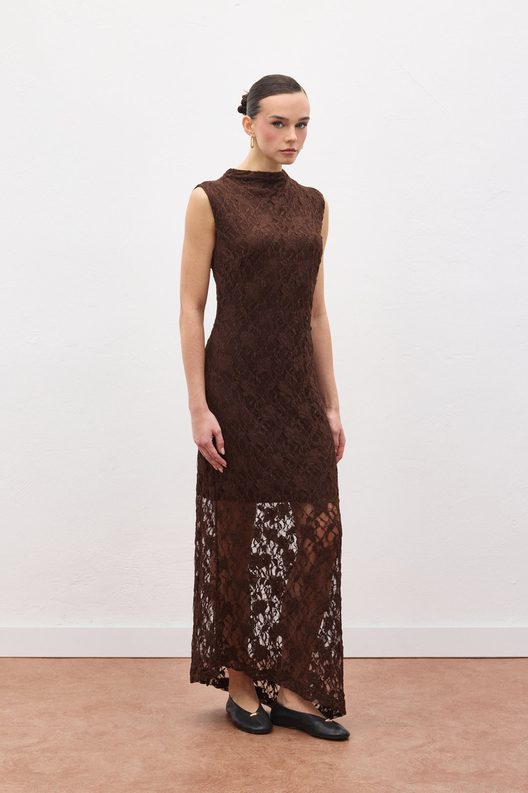 Sateen Robe sans manches en dentelle - Marron