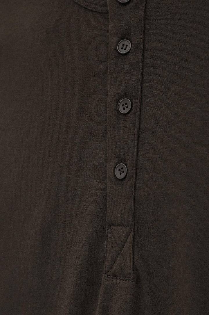 Giesto T-shirt à col boutonné marron à coupe ajustée à manches longues - Marron