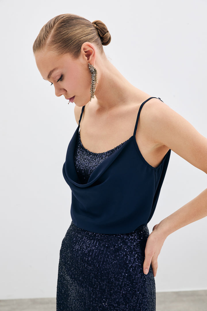 Sateen Blouse à Col Dégagé - Bleu marine