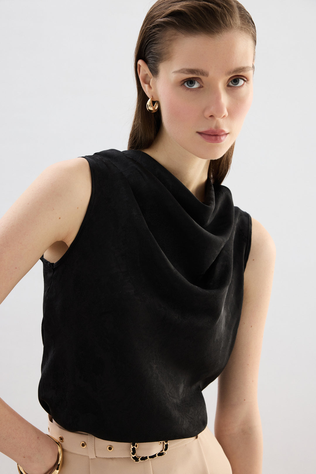 Sateen Blouse Col Dégagé - Noir