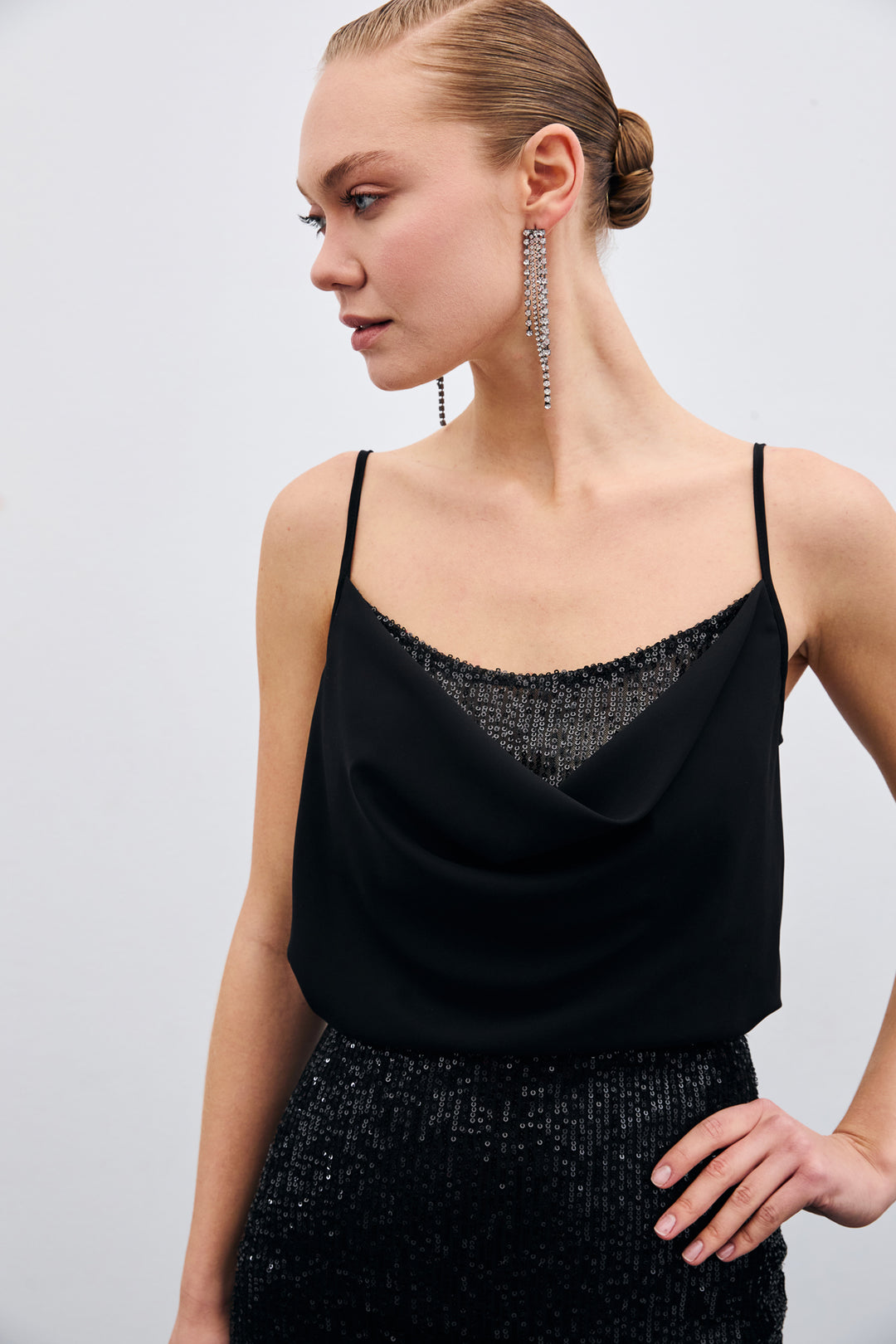 Sateen Blouse col dégagé - Noir
