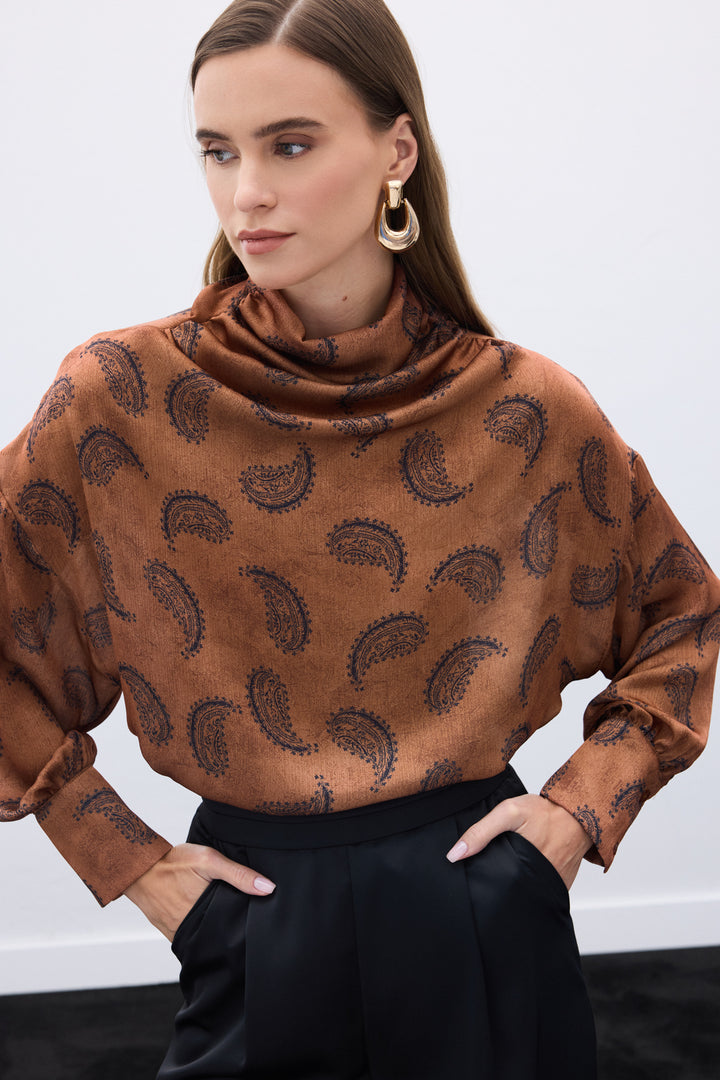 Sateen Blouse à col dégagé à motifs - Marron
