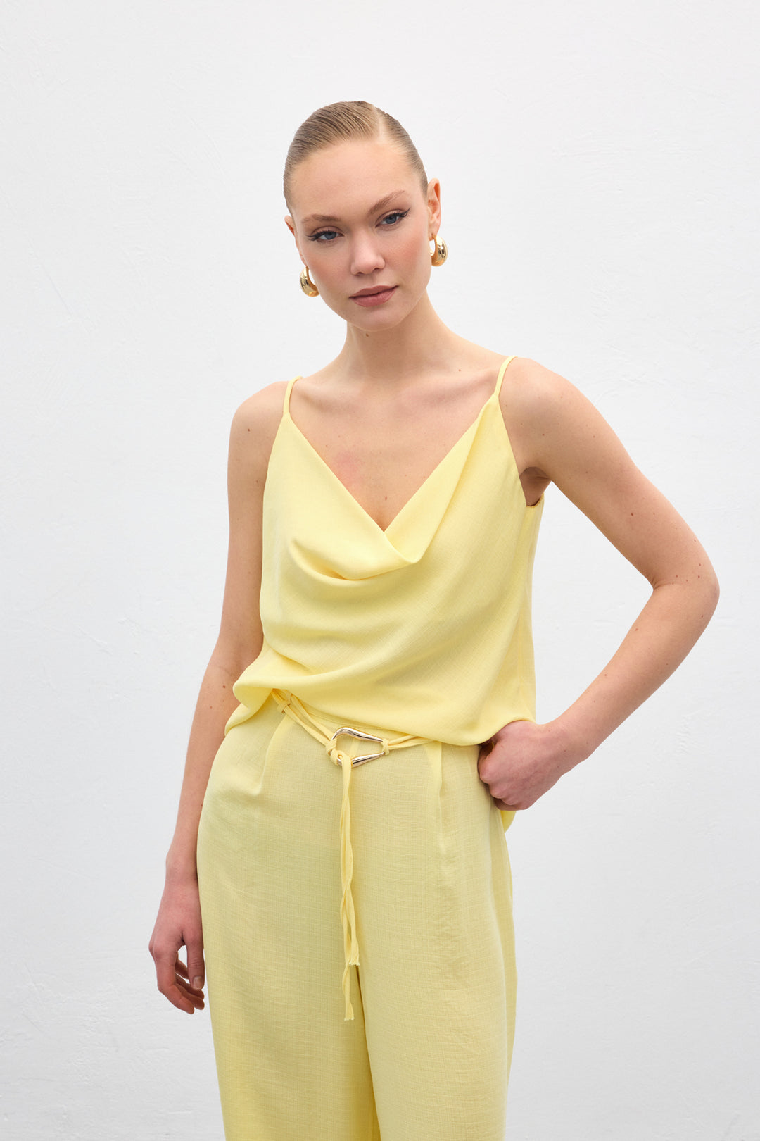 Sateen Blouse décontractée à col dégagé - Jaune