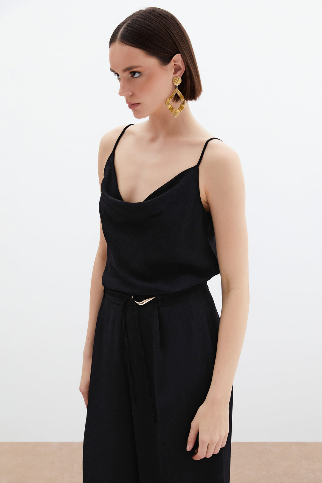 Sateen Blouse décontractée à col dégagé - Noir