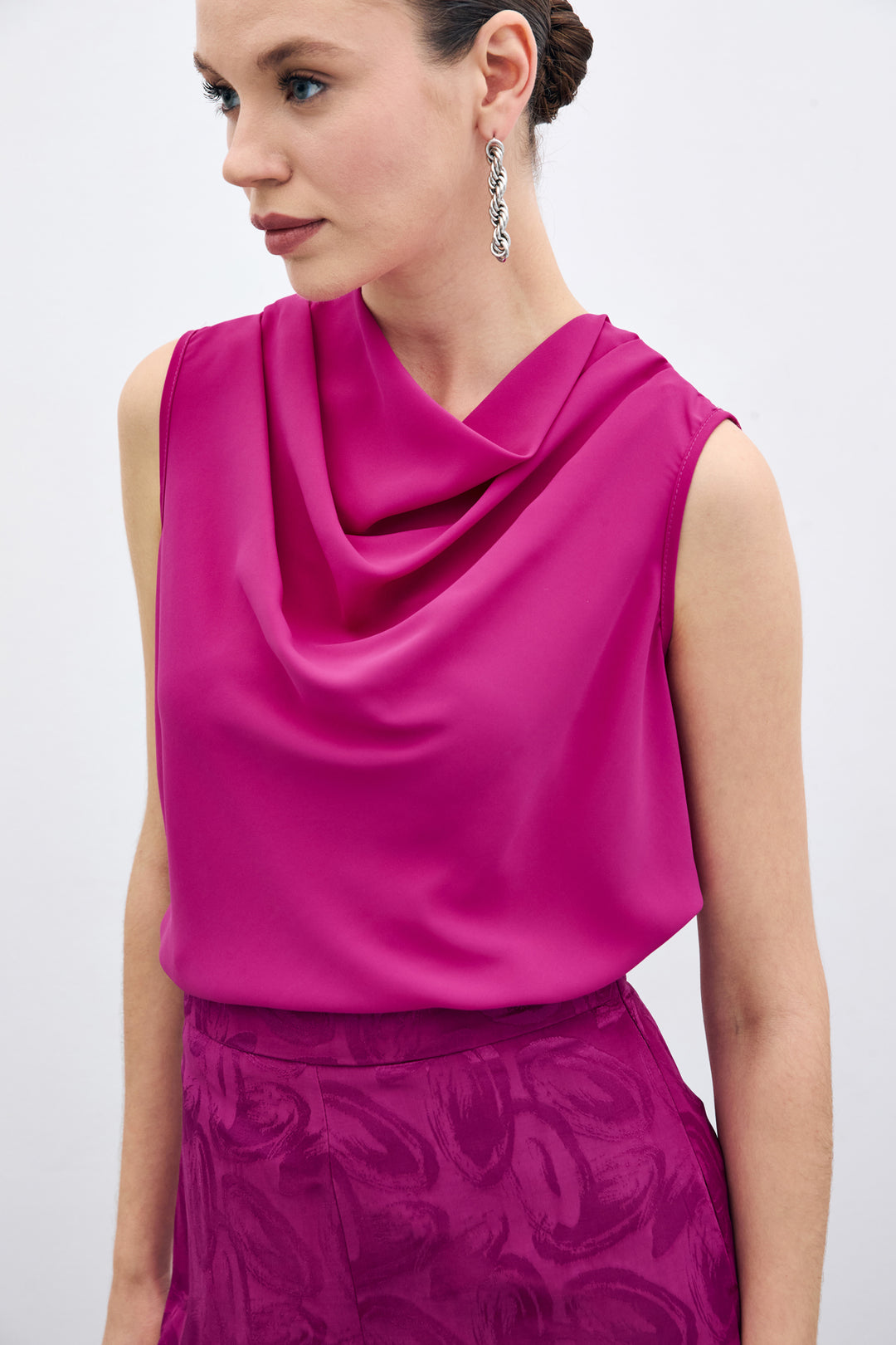 Sateen Blouse sans manches à col dégagé - Fuchsia