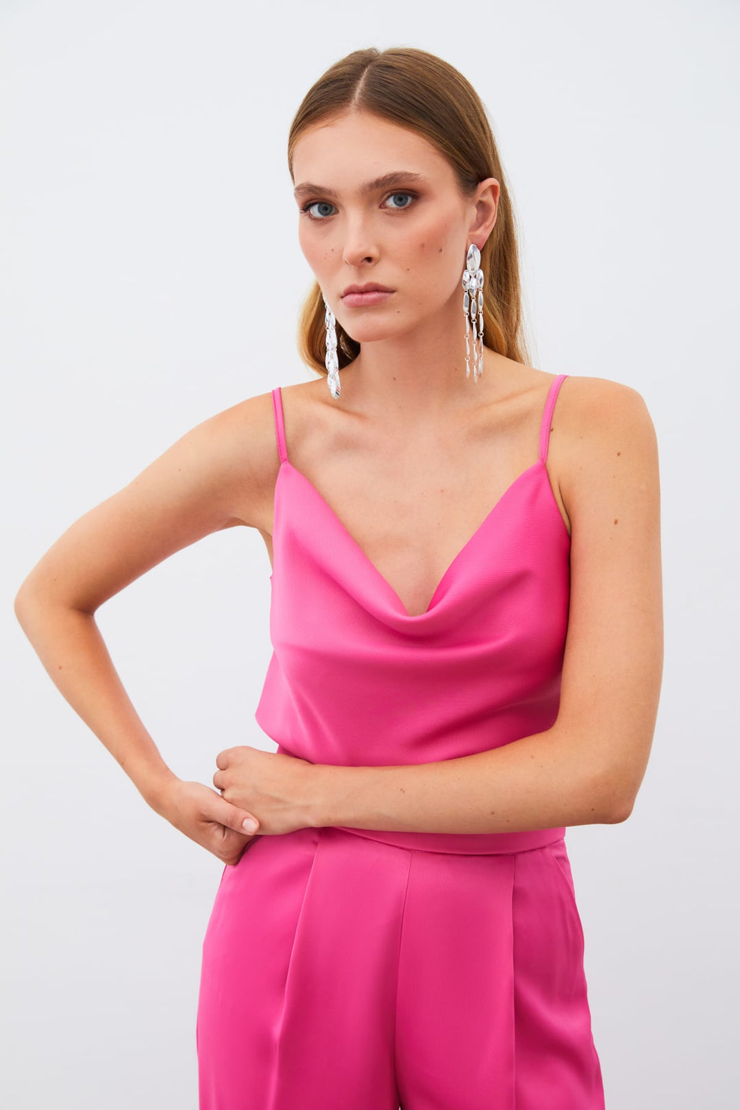 Sateen Blouse en satin à col dégagé - Fuchsia