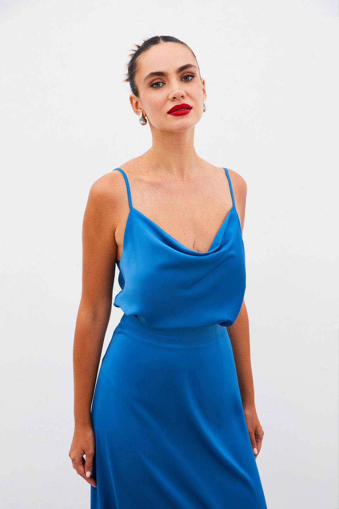 Sateen Blouse en satin à col dégagé - Indigo
