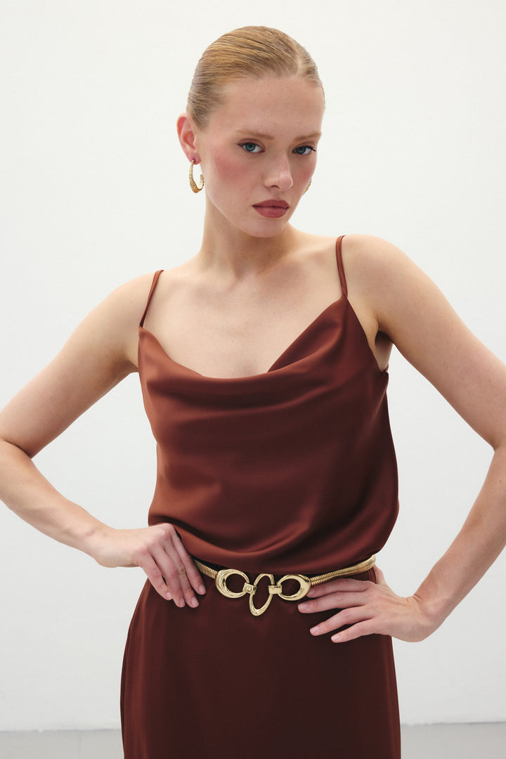 Sateen Blouse en satin à col dégagé - Marron