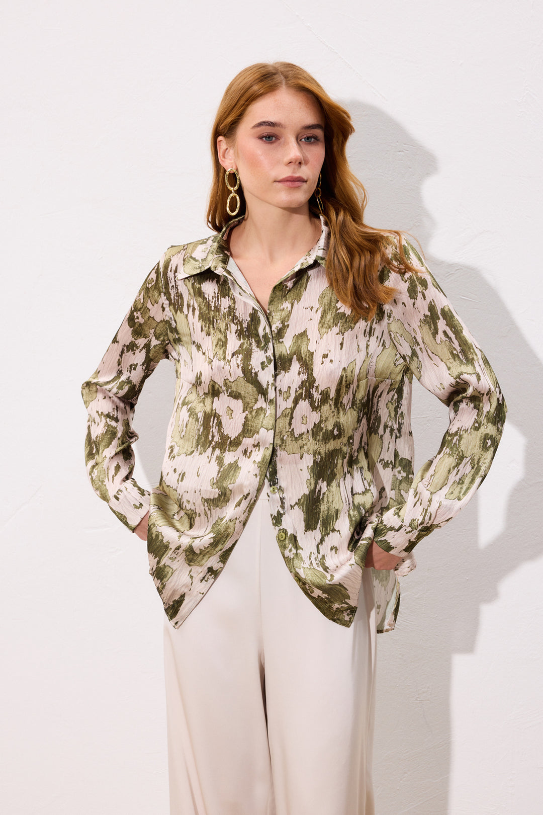 Sateen Chemise à coupe droite imprimée - Kaki