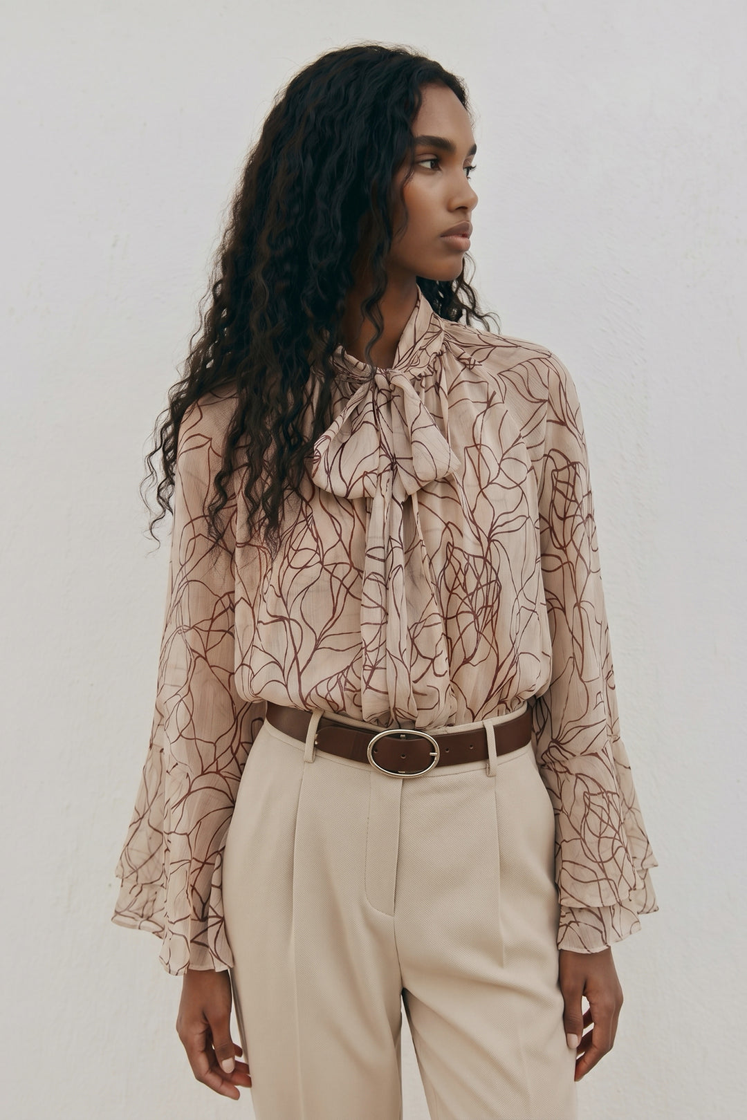 Sateen Blouse avec foulard imprimé - Marron