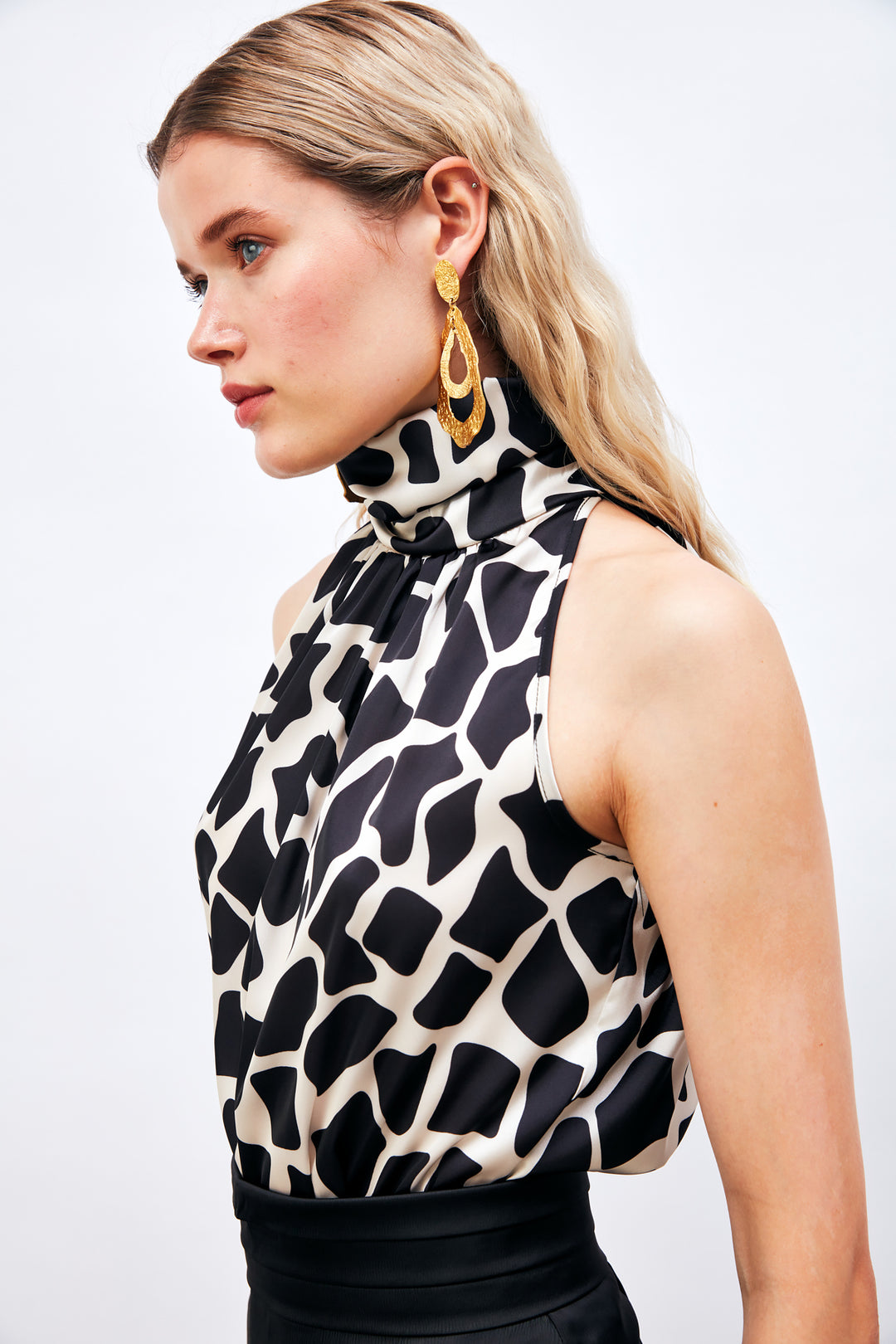 Sateen Blouse sans manches à col montant - Noir