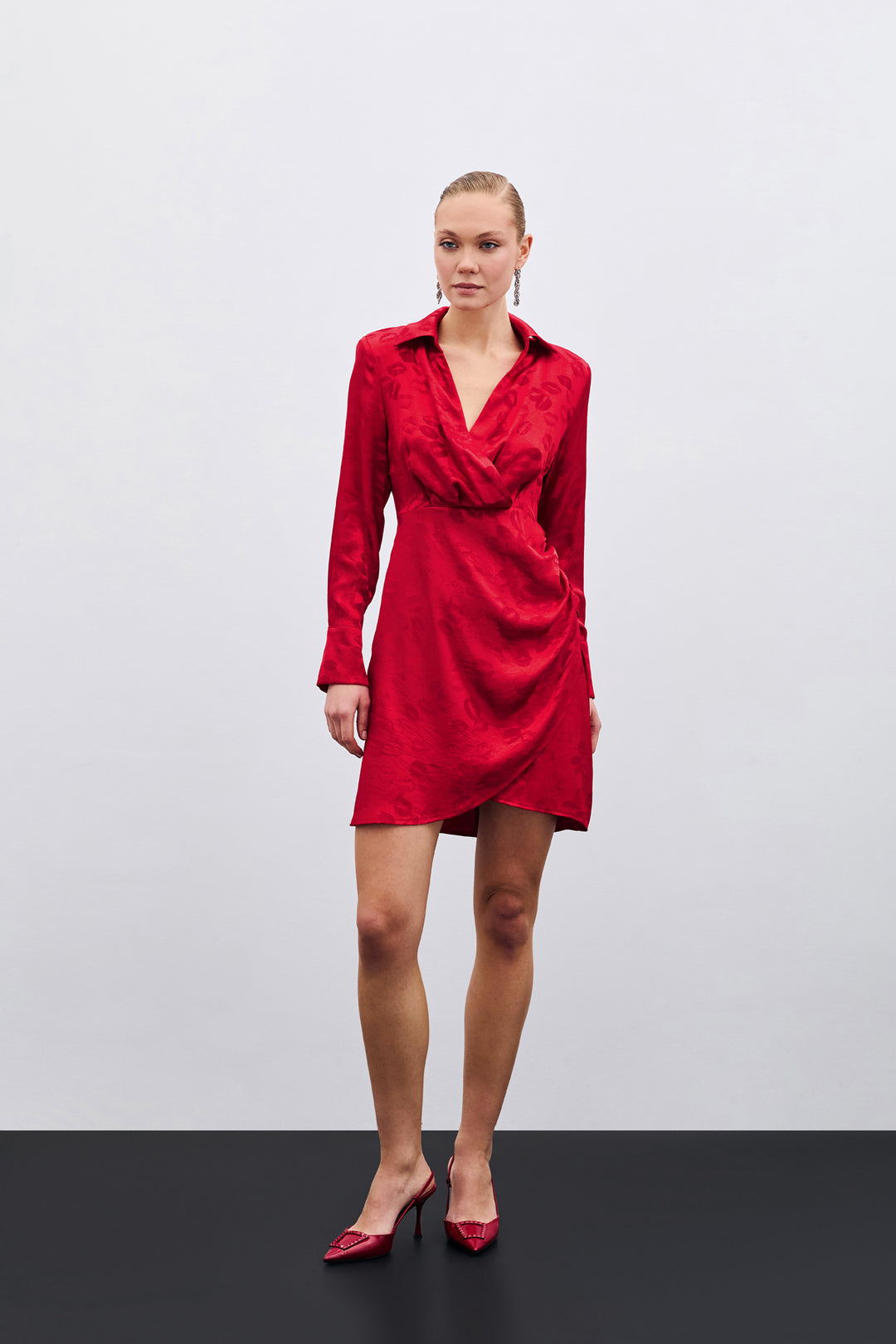 Sateen Robe croisée à motifs - Rouge