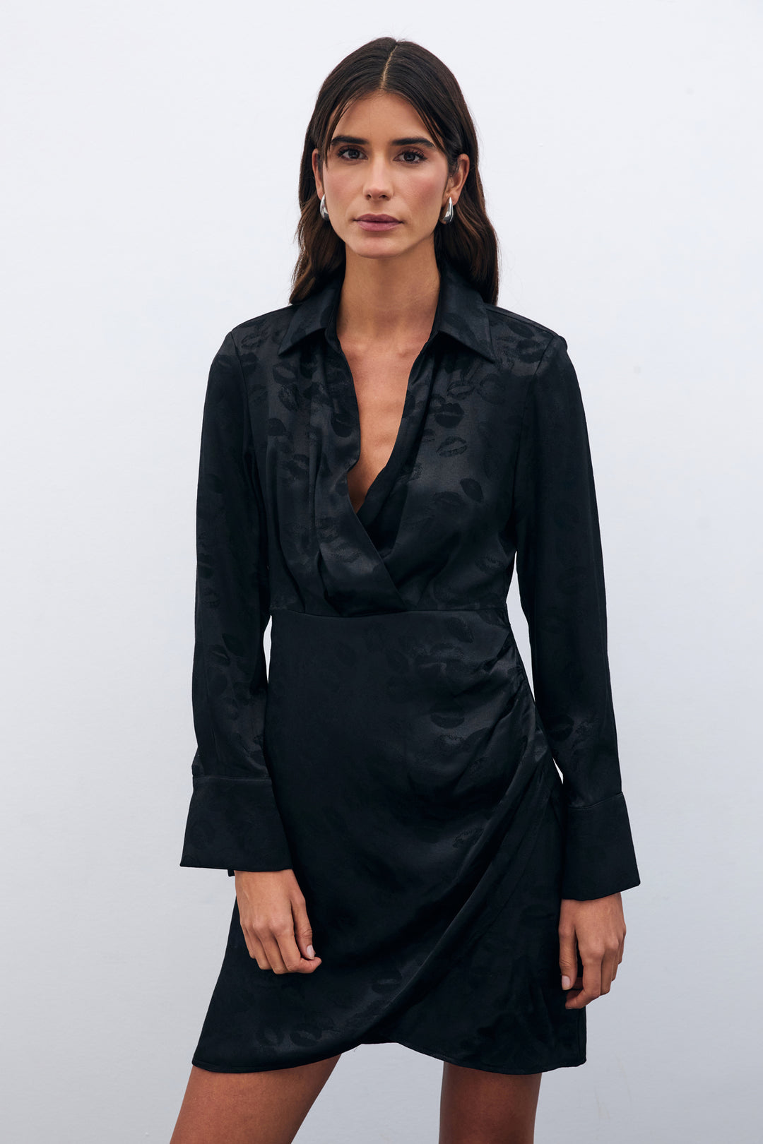 Sateen Robe croisée à motifs - Noir