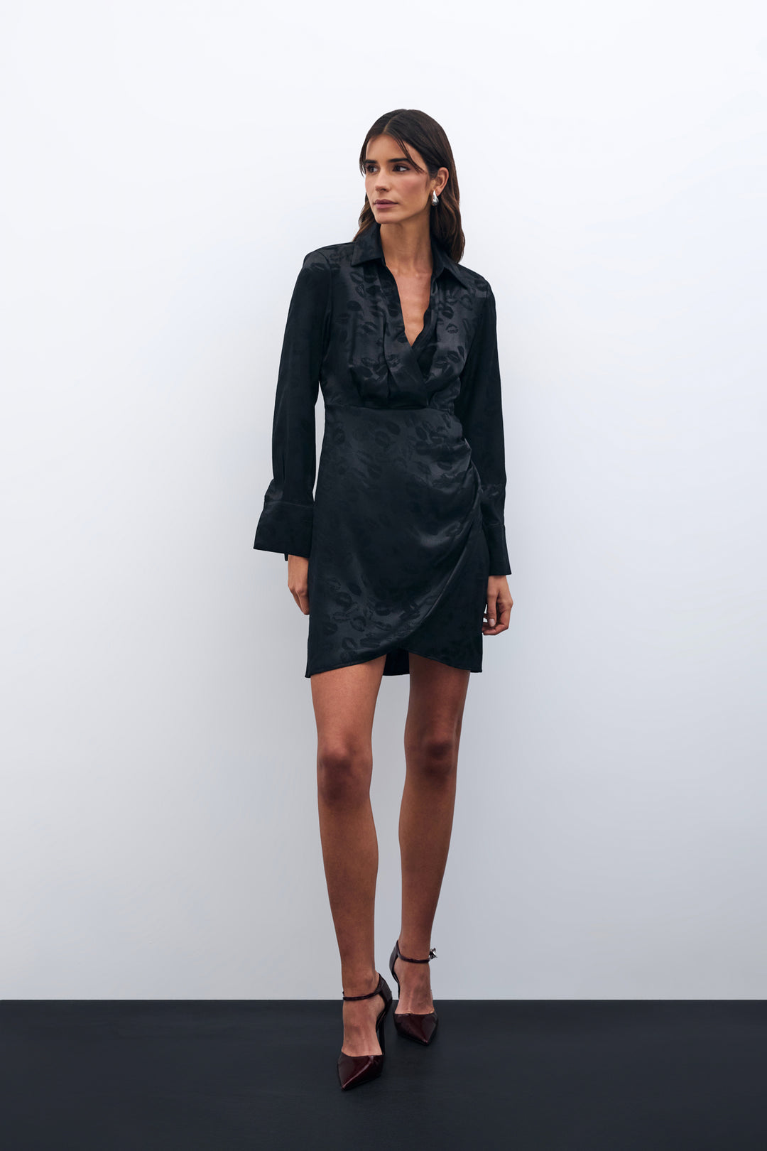 Sateen Robe croisée à motifs - Noir