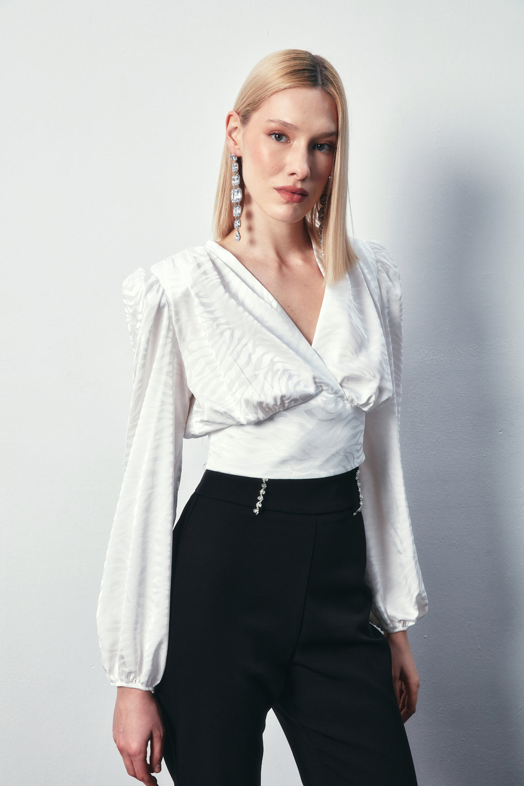 Sateen Blouse en satin à motifs croisés - Écru
