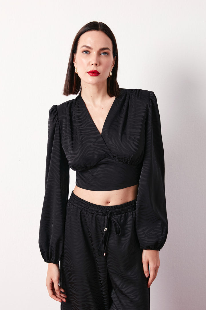 Sateen Blouse en satin à motifs croisés - Noir