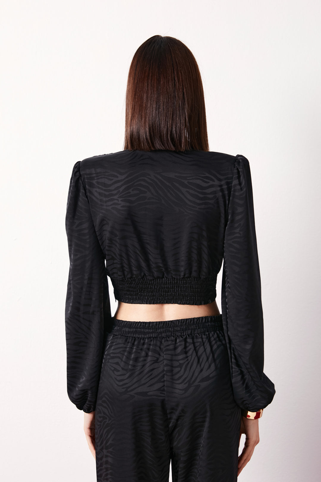 Sateen Blouse en satin à motifs croisés - Noir