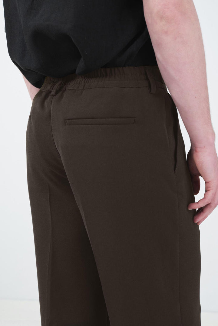 Giesto Pantalon plissé fin à ceinture texturée marron - Marron