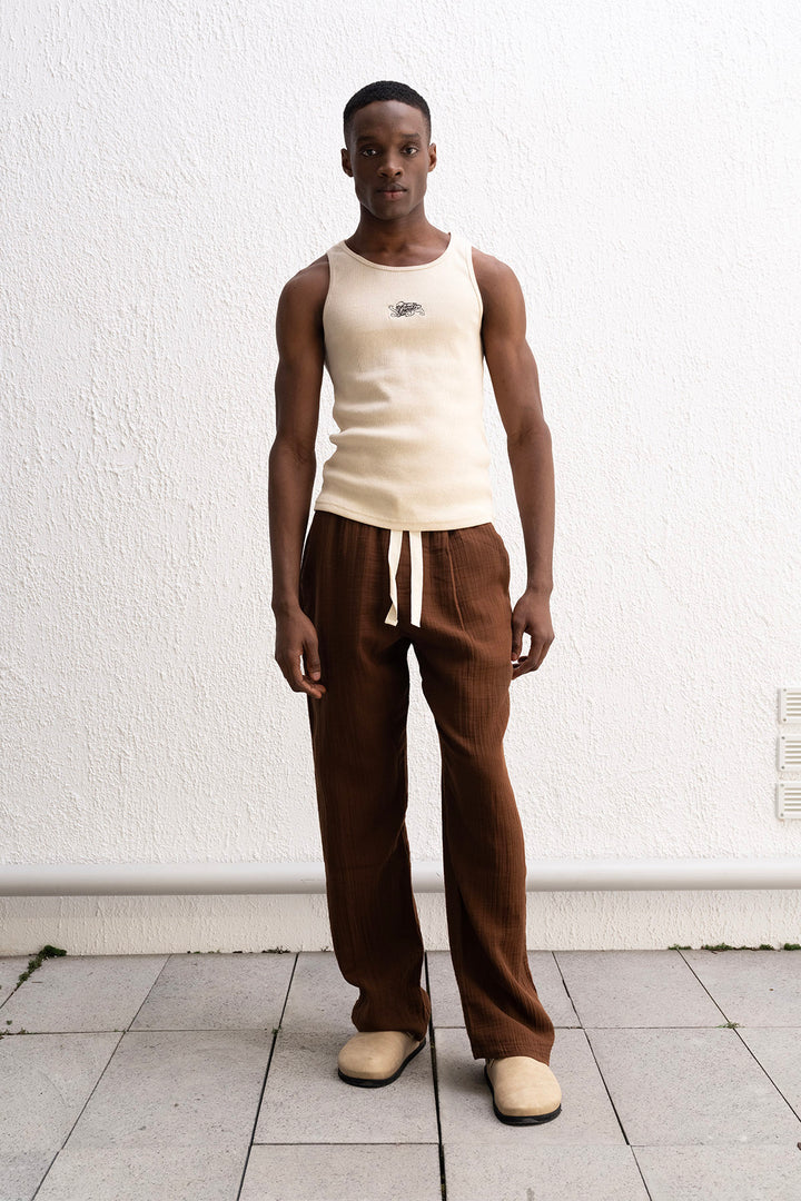 Giesto Pantalon marron avec détail de lacet - Marron