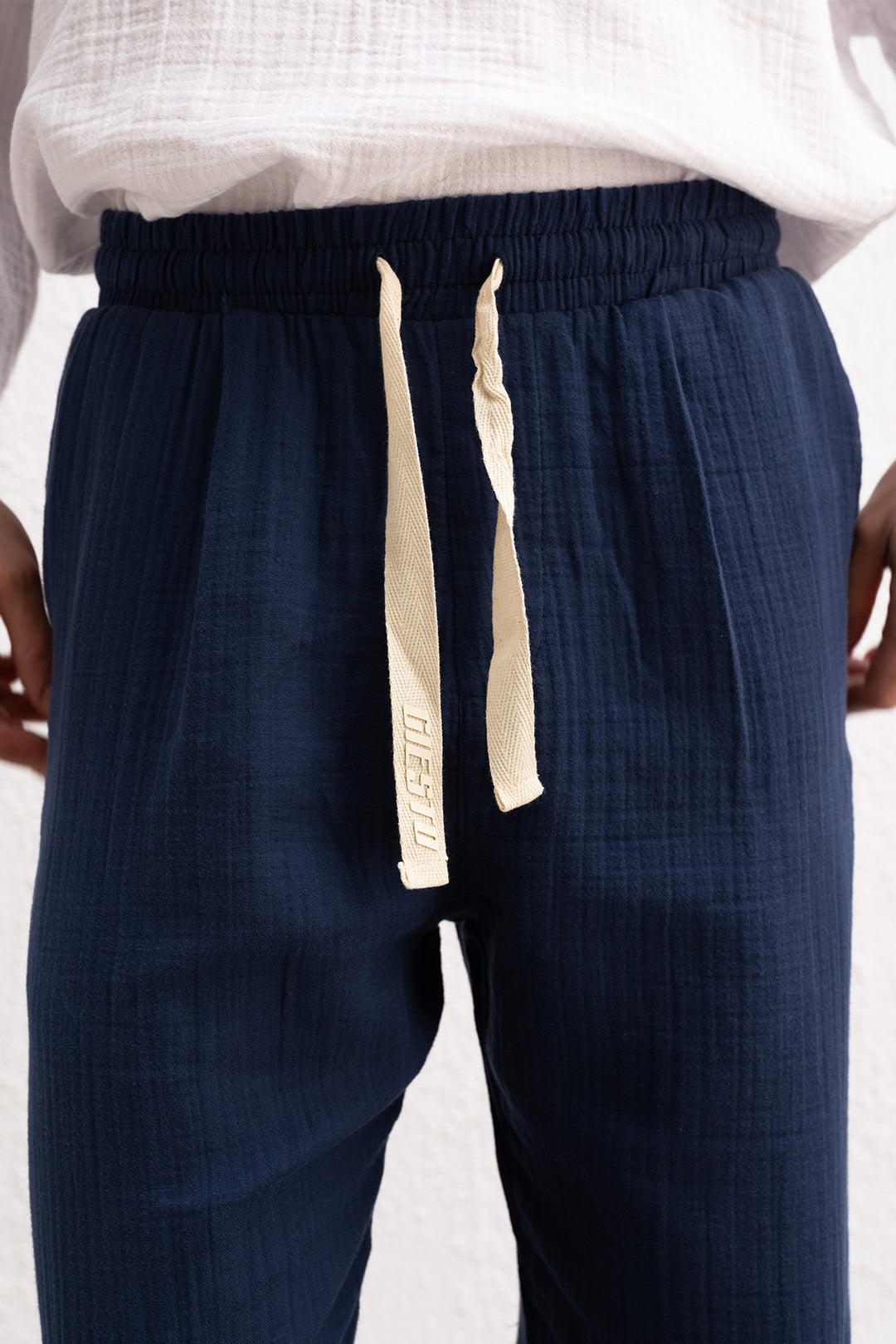 Giesto Pantalon bleu marine avec détail de lacet - Bleu marine