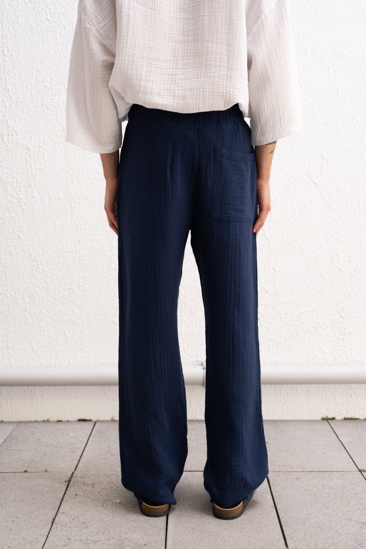 Giesto Pantalon bleu marine avec détail de lacet - Bleu marine