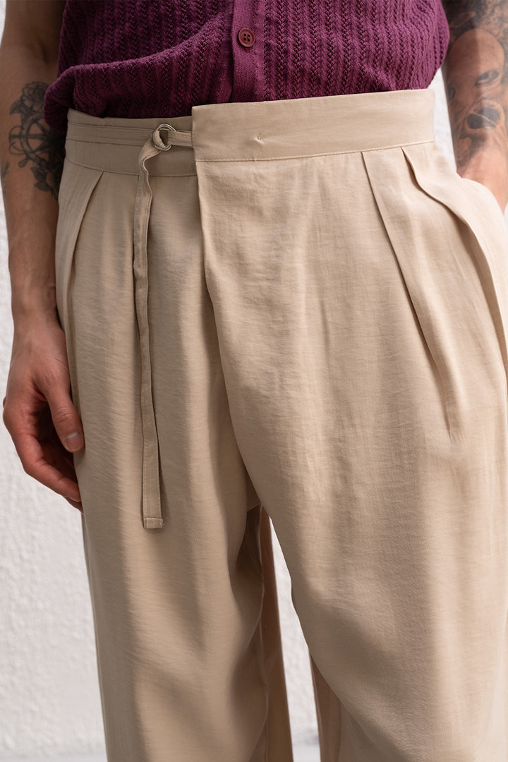 Giesto Pantalon beige avec détail de ceinture - Beige