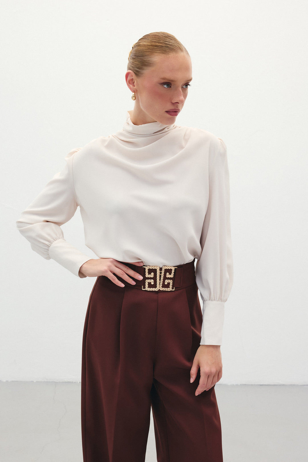 Sateen Blouse avec détails drapés - Beige