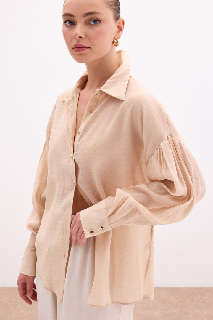 Sateen Chemisier Fin avec Accessoire de Bouton - Beige