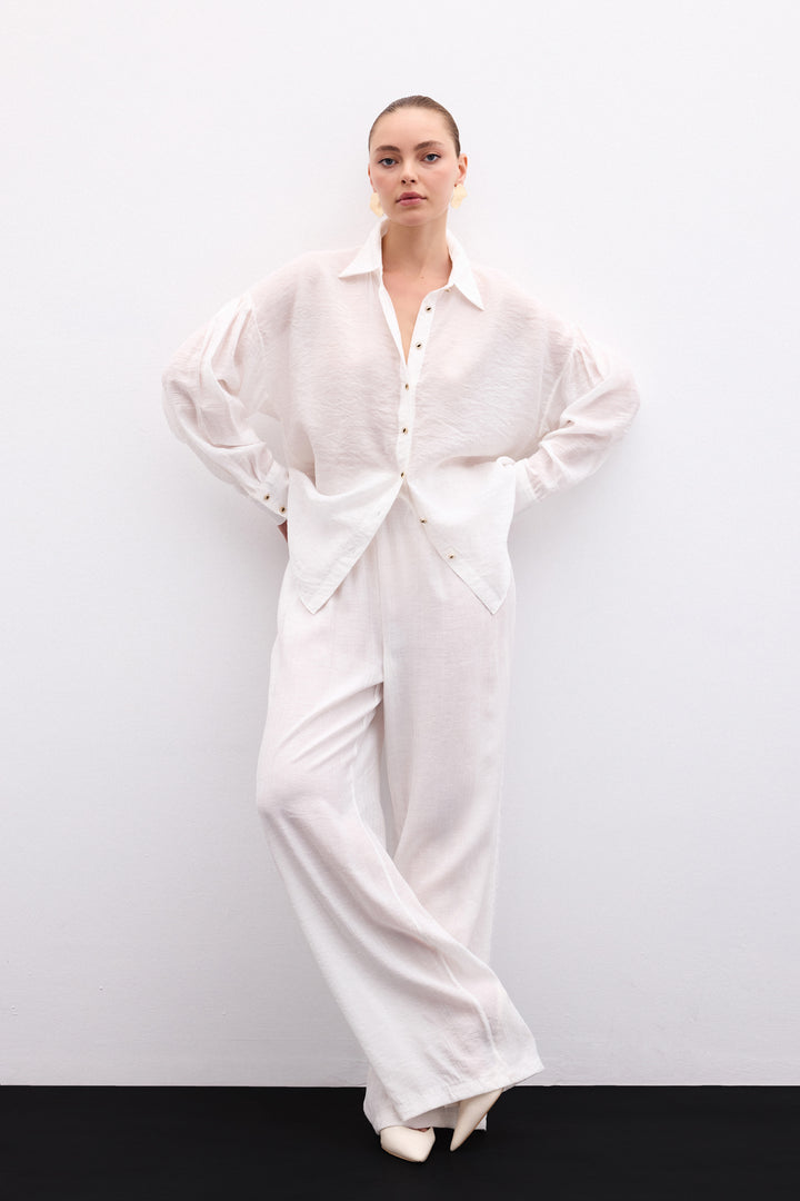 Sateen Chemisier Fin avec Accessoire de Bouton - Écru