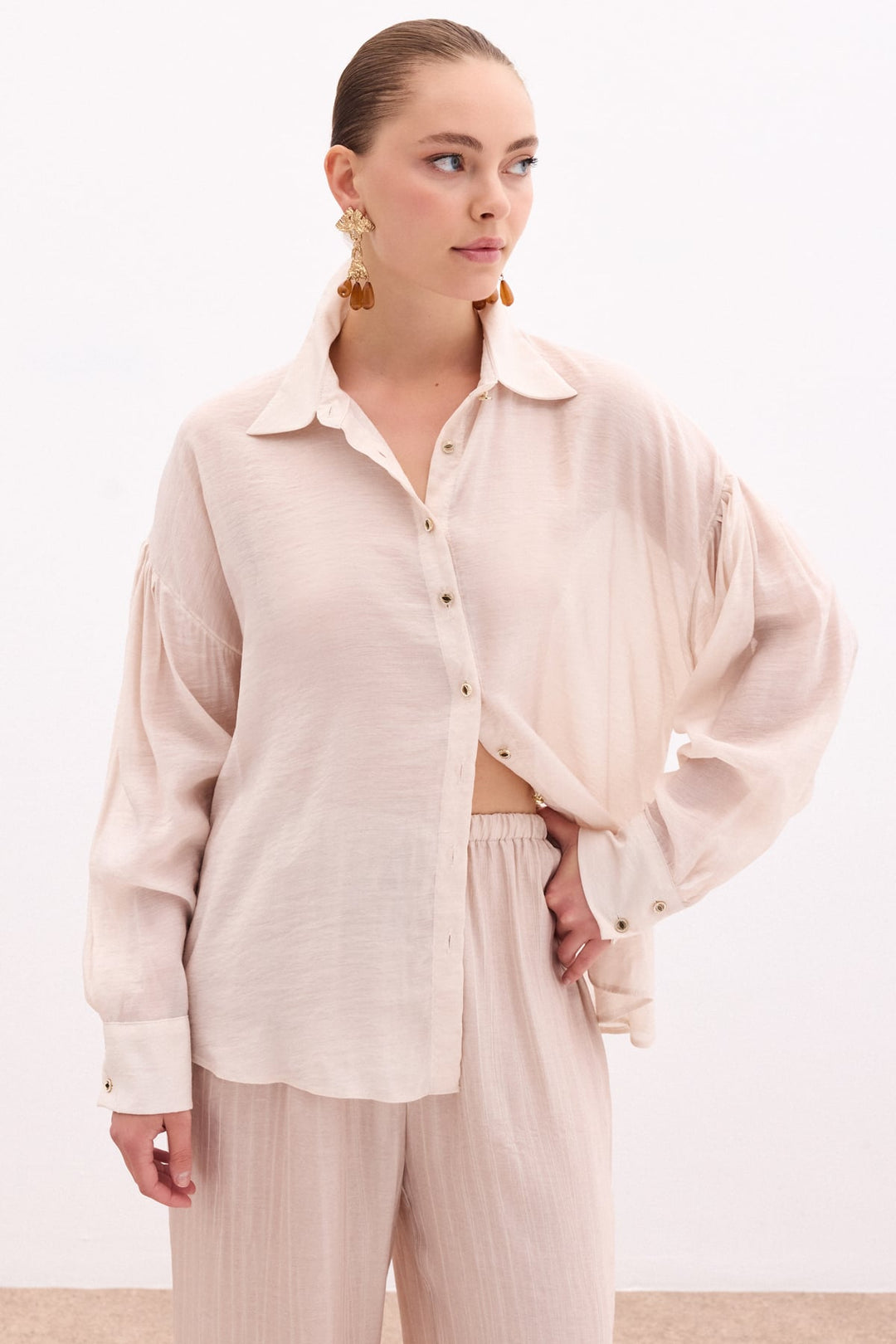 Sateen Chemisier Fin avec Accessoire de Bouton - Pierre