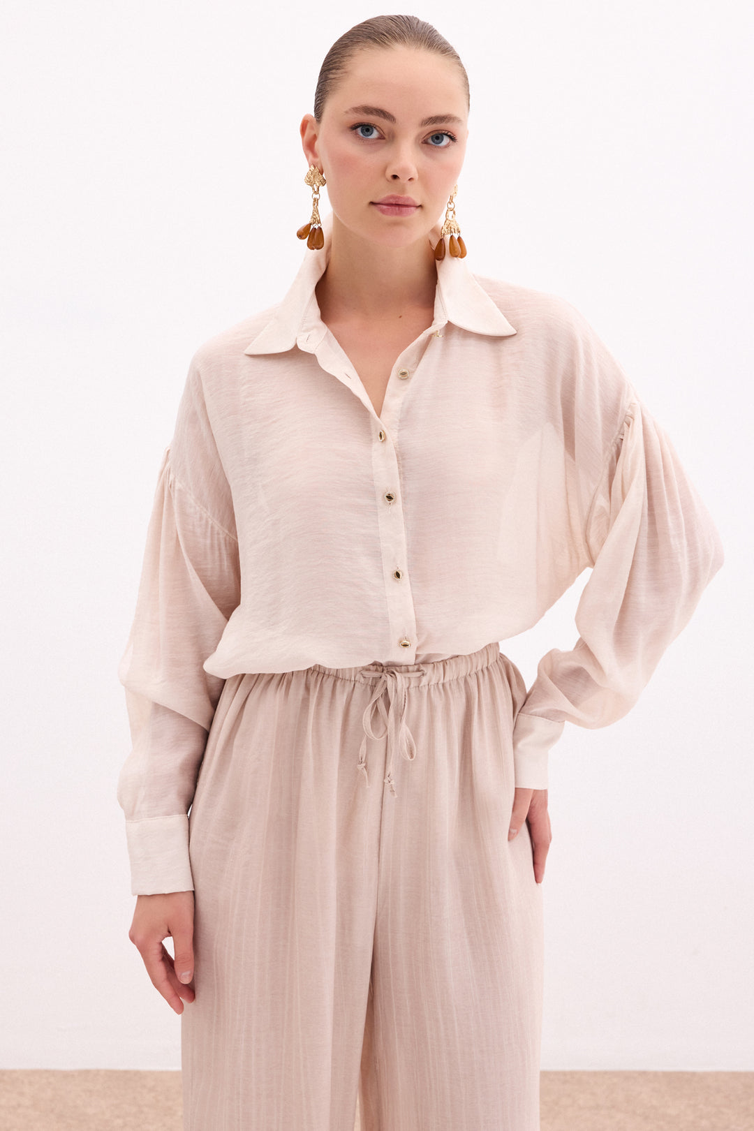 Sateen Chemisier Fin avec Accessoire de Bouton - Pierre