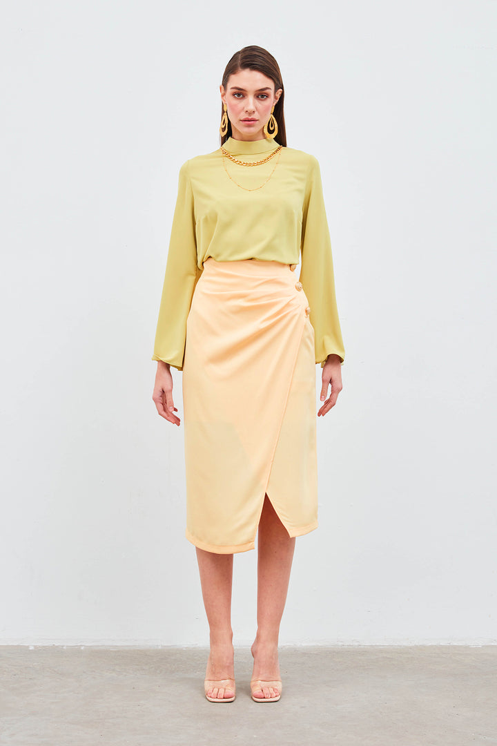 Sateen Jupe en crêpe satin avec accessoires en bouton - Jaune