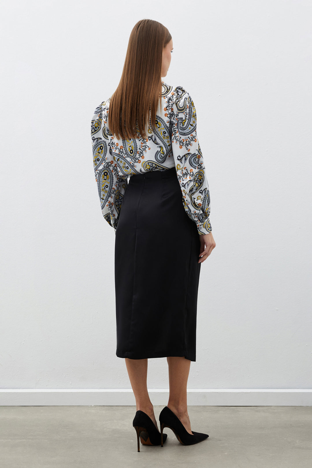 Sateen Jupe en crêpe satinée avec accessoires de boutons - Noir