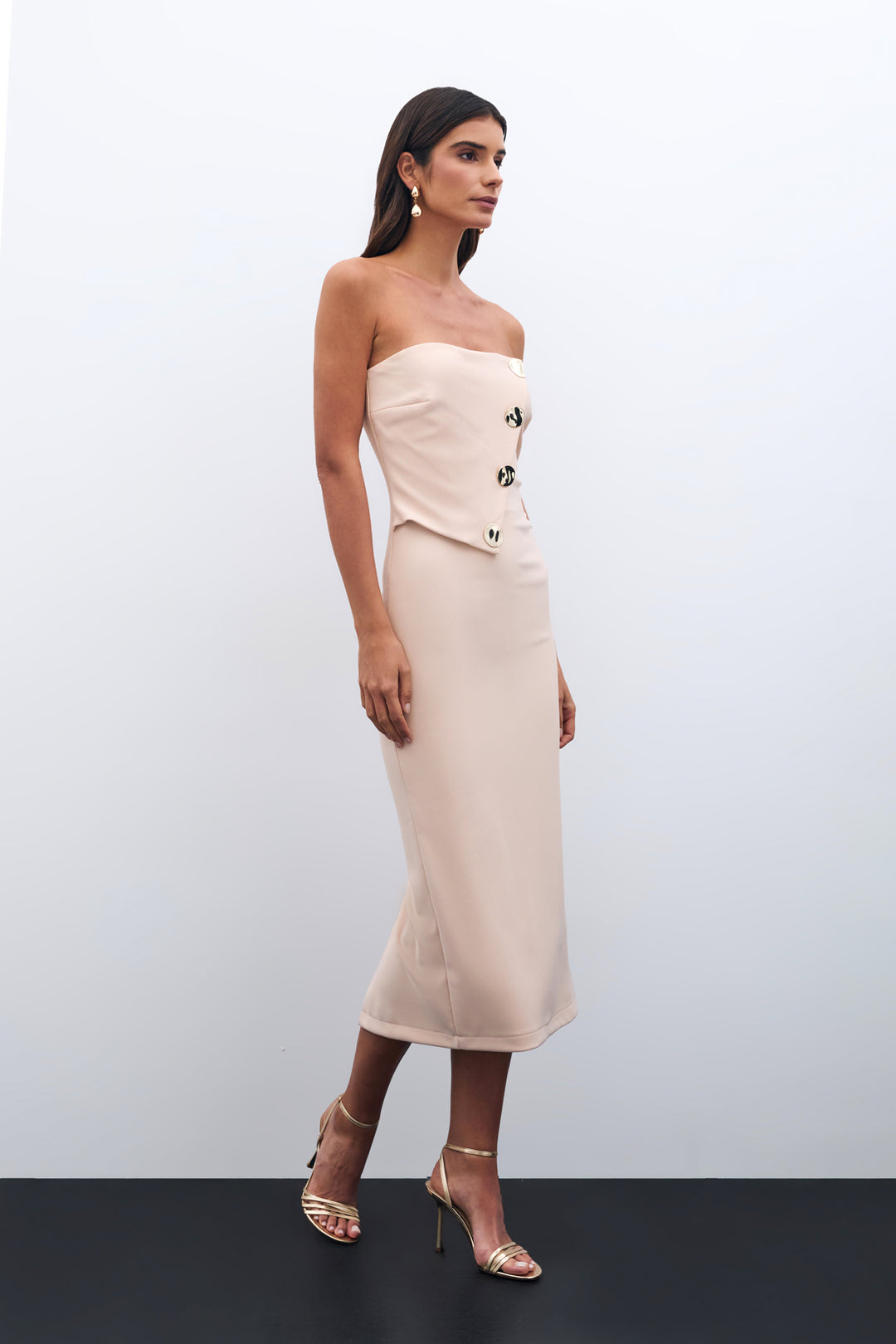 Sateen Robe bustier avec accessoires à boutons - Beige