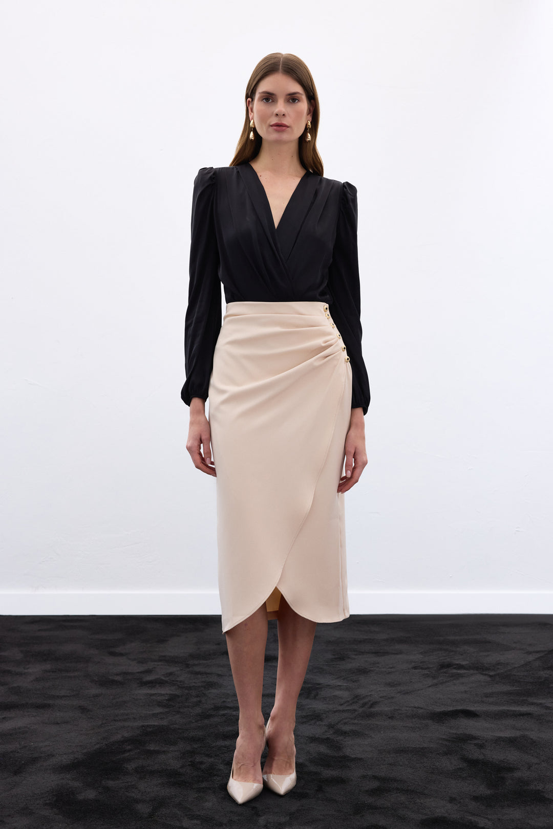 Sateen Jupe crayon à détails de boutons - Beige