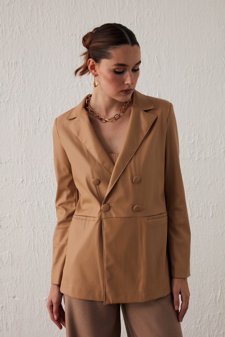 Sateen Veste en cuir croisée à détails de boutons - Beige