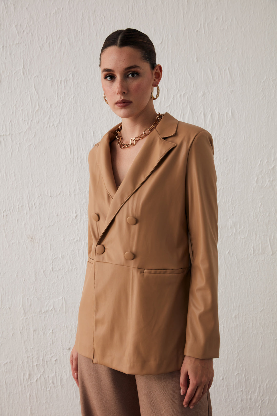 Sateen Veste en cuir croisée à détails de boutons - Beige