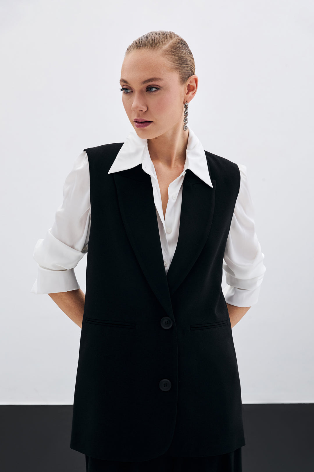 Sateen Gilet ample à détails de boutons - Noir