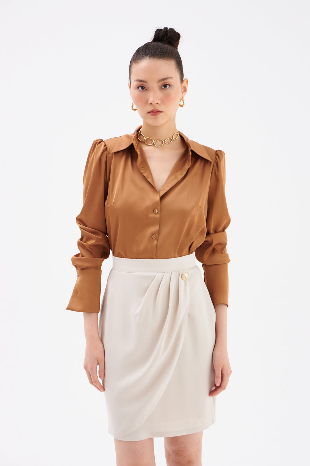 Sateen Jupe en crêpe satinée avec détails de boutons - Pierre