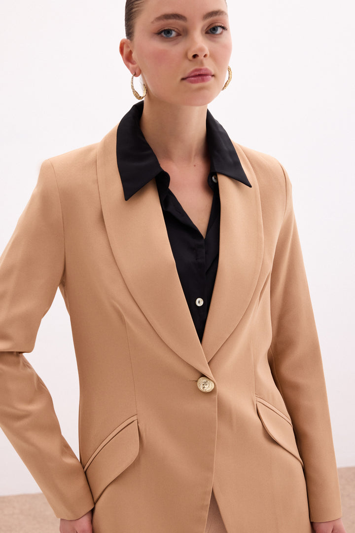 Sateen Veste longue à détails de boutons - camel
