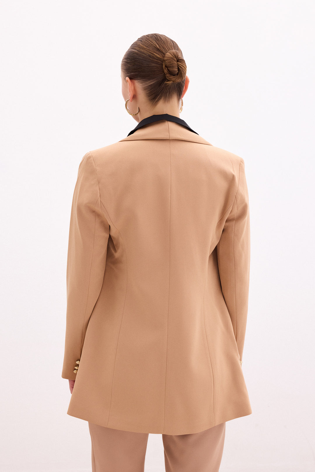 Sateen Veste longue à détails de boutons - camel