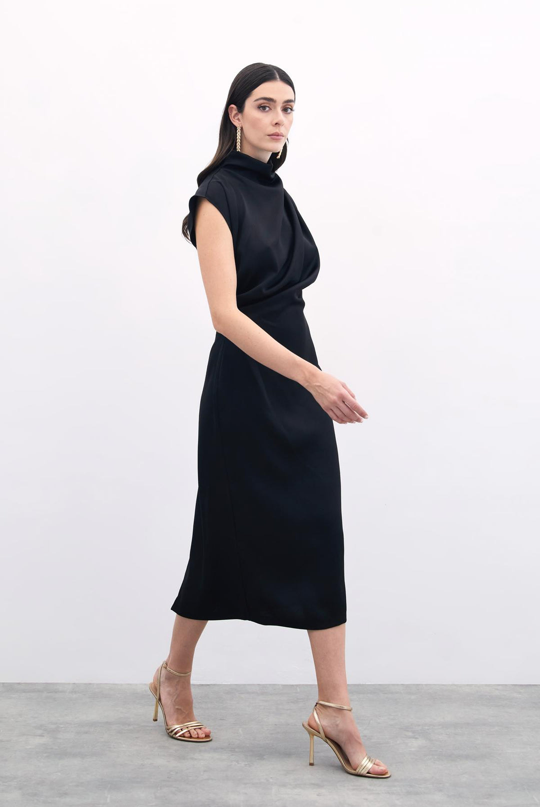Sateen Robe Longue À Détails Boutonnés - Noir