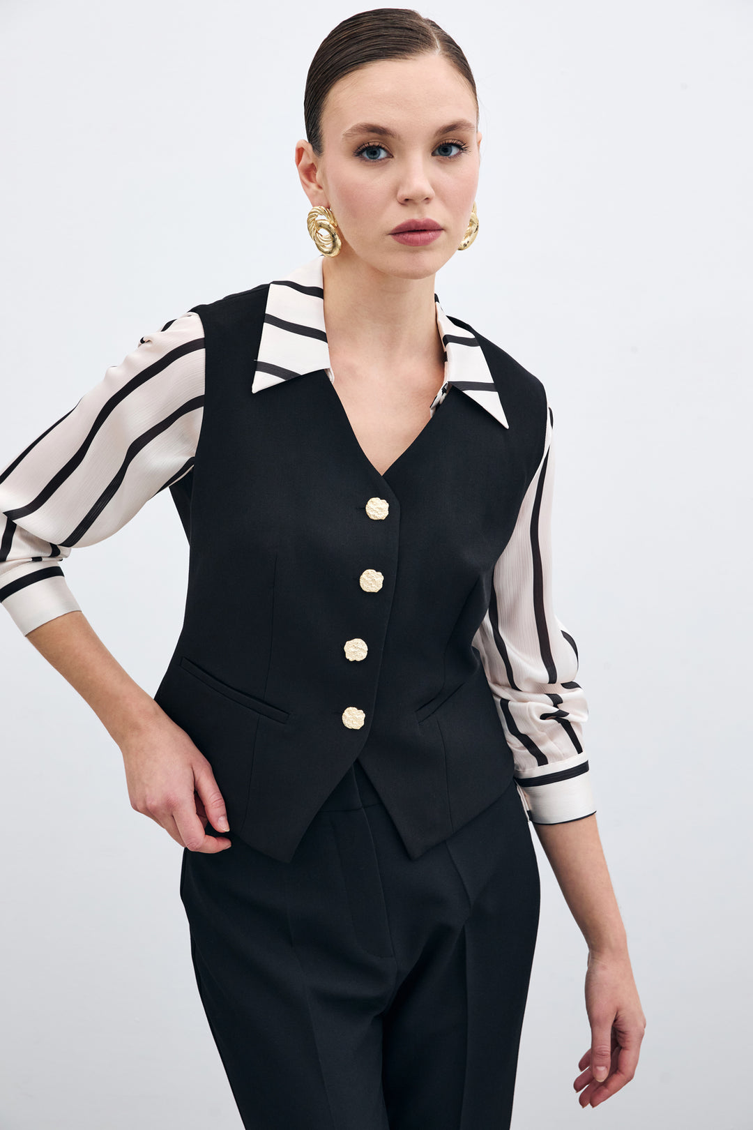 Sateen Gilet court à boutons - Noir