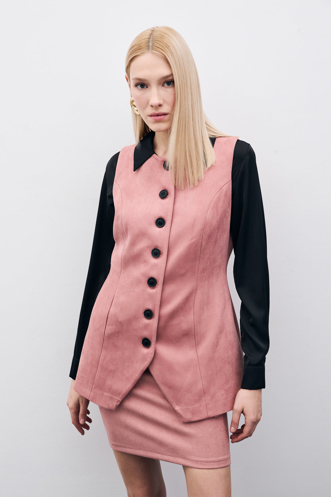 Sateen Gilet long en suède à boutons - Poudre