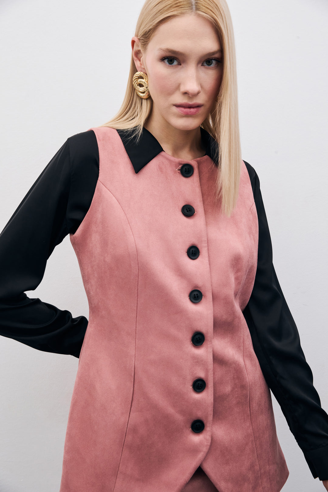 Sateen Gilet long en suède à boutons - Poudre