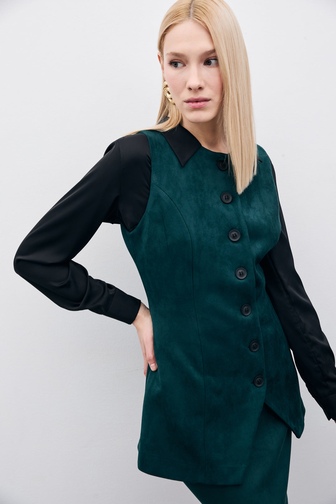 Sateen Gilet long en suède à boutons - Émeraude