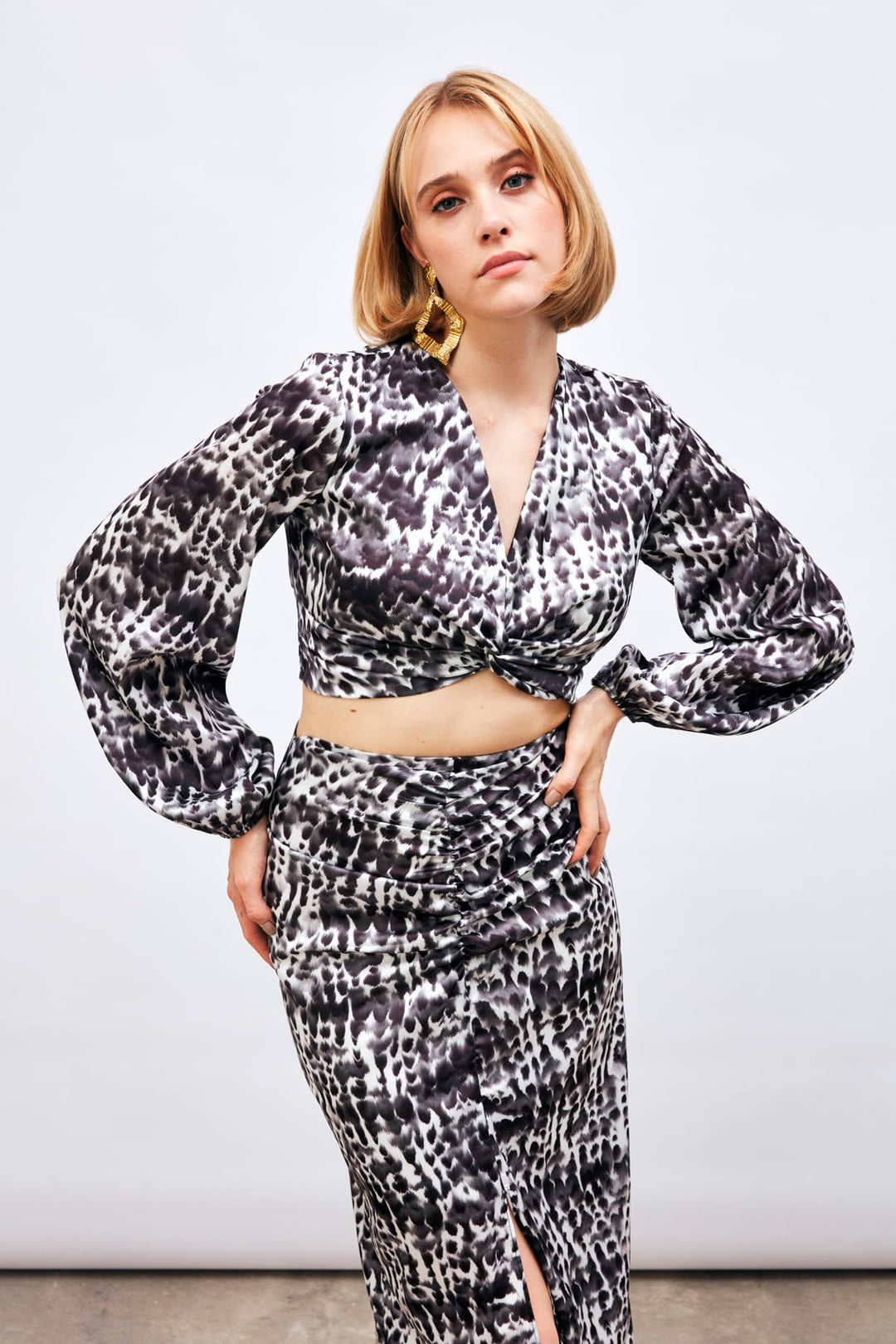 Sateen Blouse à Détails de Nœud à Motifs - Noir